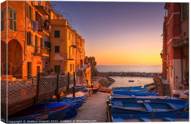 Riomaggiore boats in the street at sunset. Cinque Terre Canvas Print by Stefano Orazzini