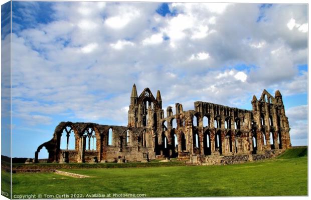 Whitby Abbey North Yorkshire Canvas Print by Tom Curtis