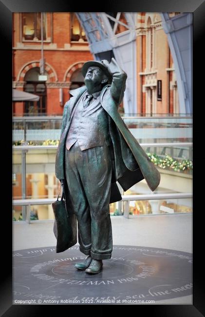 Statue of Sir John Betjeman at St Pancras Framed Print by Antony Robinson