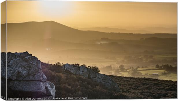  Pre Sunset from Stiperstones, Shropshire Canvas Print by Alan Dunnett