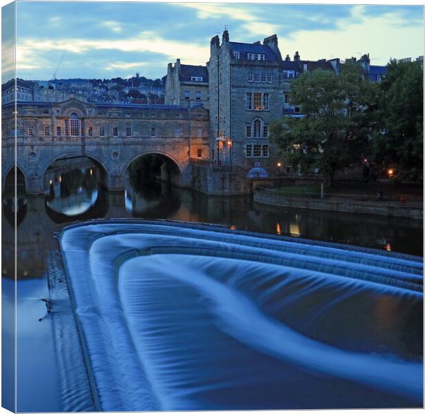 Pultney Bridge with Weir Canvas Print by Michael Hopes