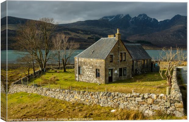 Torrin Outdoor Centre set against Loch Slapin and Blaven  Canvas Print by Richard Smith