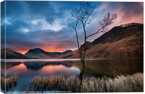 Sunrise over Fleetwith Pike and Buttermere, Lake D Canvas Print by Justin Foulkes