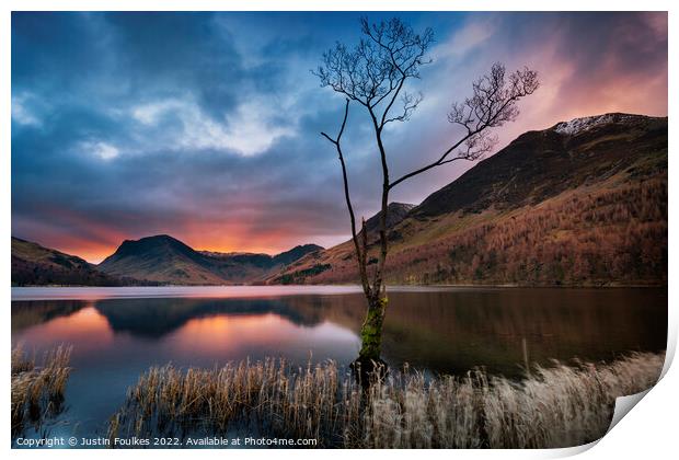 Sunrise over Fleetwith Pike and Buttermere, Lake D Print by Justin Foulkes