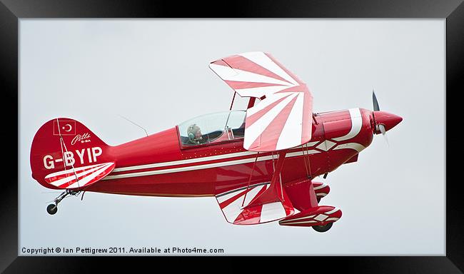 A Pitts S-2A aircraft. Framed Print by Ian Pettigrew