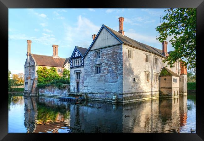Baddesley Clinton Manor House Framed Print by Dave Urwin