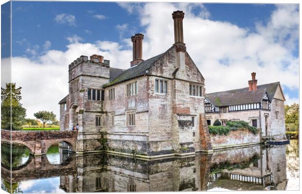 Baddesley Clinton Manor House Canvas Print by Dave Urwin