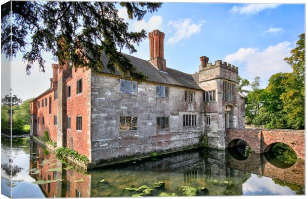 Baddesley Clinton Manor House Canvas Print by Dave Urwin