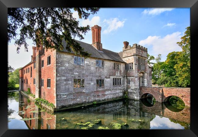 Baddesley Clinton Manor House Framed Print by Dave Urwin