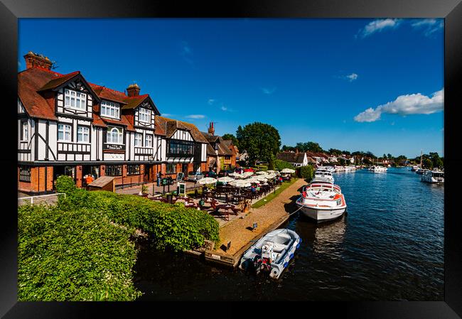 The Swan Inn at Horning Framed Print by Gerry Walden LRPS