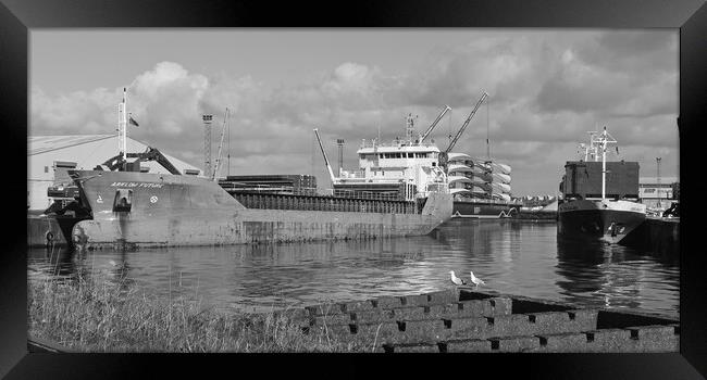 Busy scene at Ayr harbour Framed Print by Allan Durward Photography
