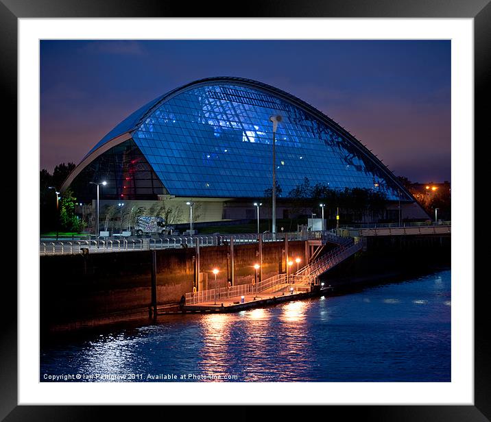 Science centre & pier Framed Mounted Print by Ian Pettigrew