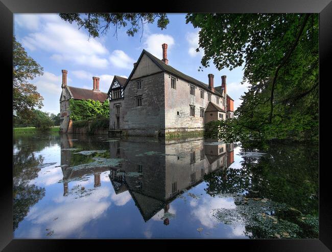 Baddesley Clinton  Framed Print by Dave Urwin