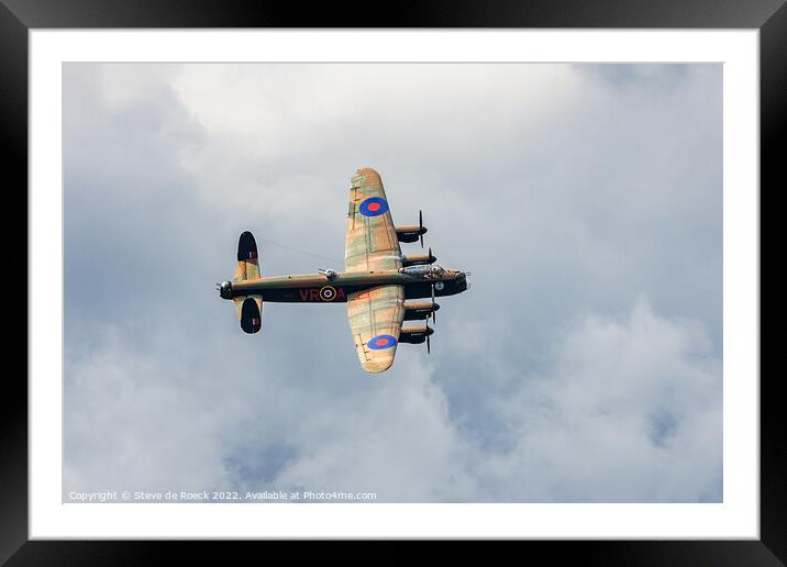 Avro Lancaster against a cloudy sky Framed Mounted Print by Steve de Roeck