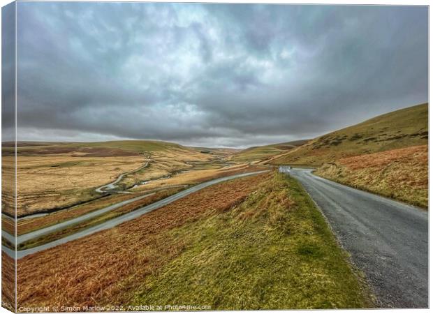 Mountain road in Wales between Elan Valley and Rhayader Canvas Print by Simon Marlow