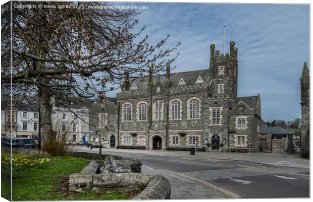 Tavistock town buildings Canvas Print by Kevin White