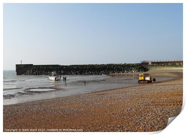 A Hastings fishing boat returning to the shingle beach. Print by Mark Ward