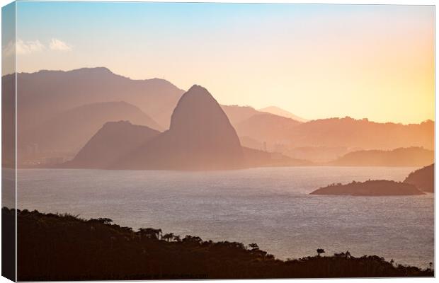 Sunset in Pão de Açucar - Rio de Janeiro Canvas Print by Lucas Mann