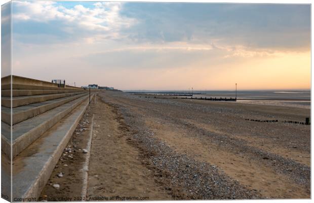 Sunset at Heacham beach on the North Norfolk Coast Canvas Print by Chris Yaxley