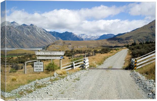 Erewhon, New Zealand Canvas Print by Phil Rhodes