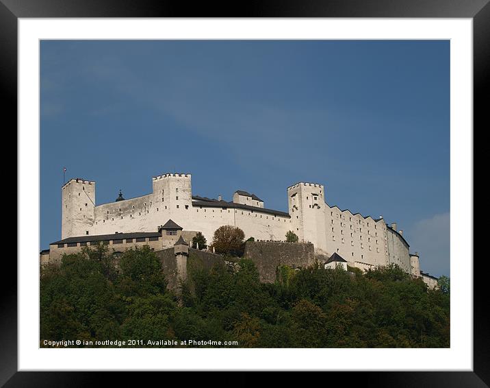 Festung Hohensalzburg Framed Mounted Print by ian routledge