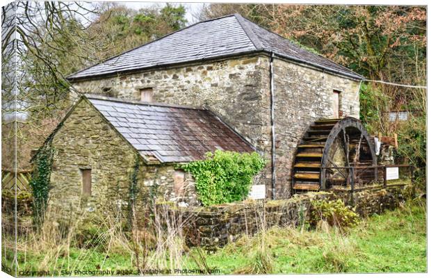 Old Irish saw-mill, water wheel located in Donemana Northern Ireland Canvas Print by Sky Photography