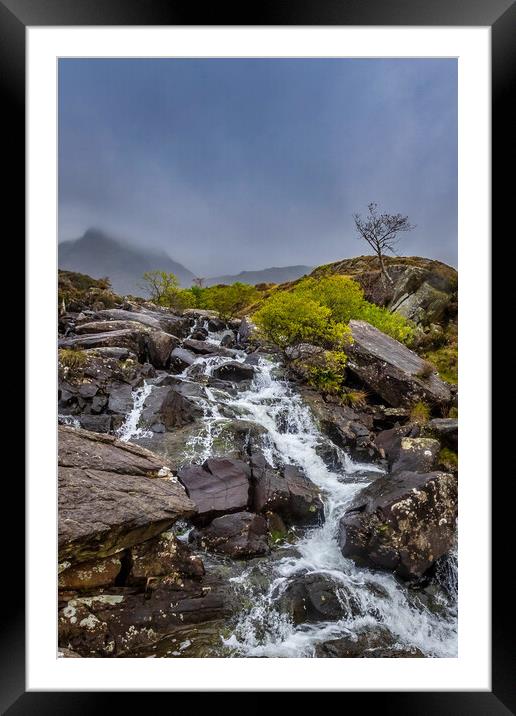 Snowdonia National Park  Framed Mounted Print by chris smith