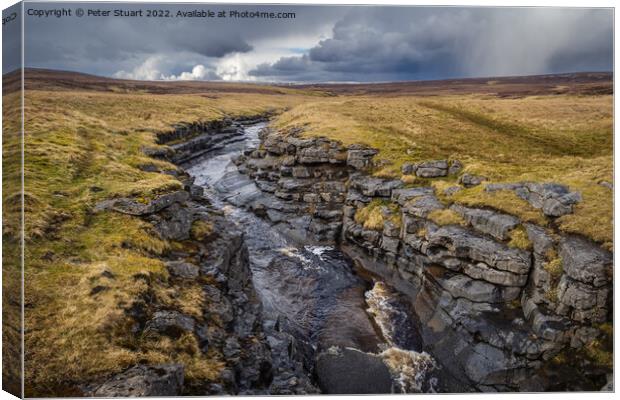 An ascent of High Cup Nick along the Pennine Way from Dufton in  Canvas Print by Peter Stuart