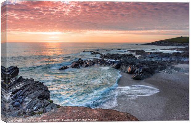 A beautiful colourful sunset over Little Fistral i Canvas Print by Gordon Scammell