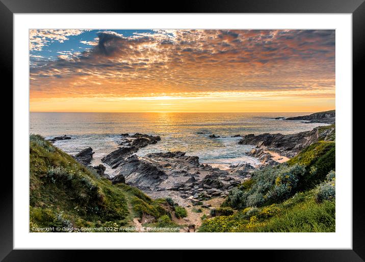 A beautiful colourful sunset over Little Fistral o Framed Mounted Print by Gordon Scammell