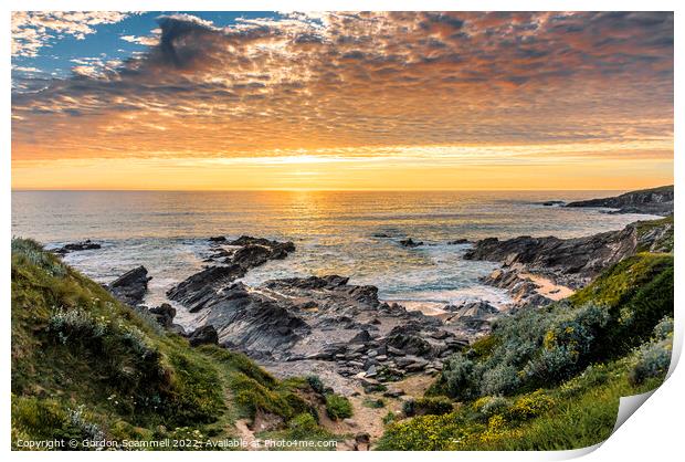 A beautiful colourful sunset over Little Fistral o Print by Gordon Scammell