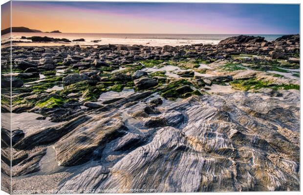 Low tide at the secluded Little Fistral in Newquay Canvas Print by Gordon Scammell