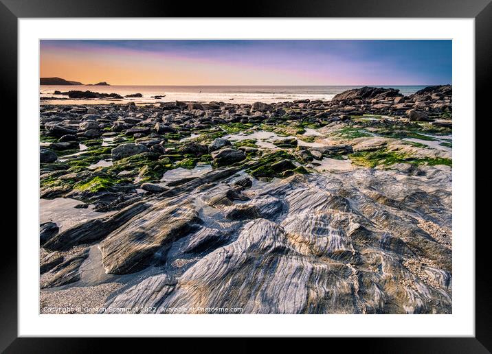 Low tide at the secluded Little Fistral in Newquay Framed Mounted Print by Gordon Scammell