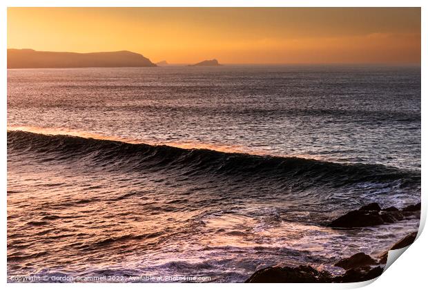 An intense golden sunset over Fistral Bay in Newqu Print by Gordon Scammell