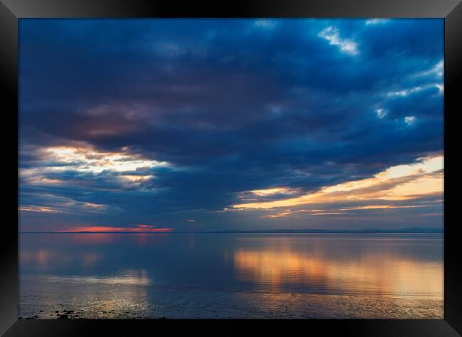 Sunset over the Bristol channel Framed Print by Rory Hailes