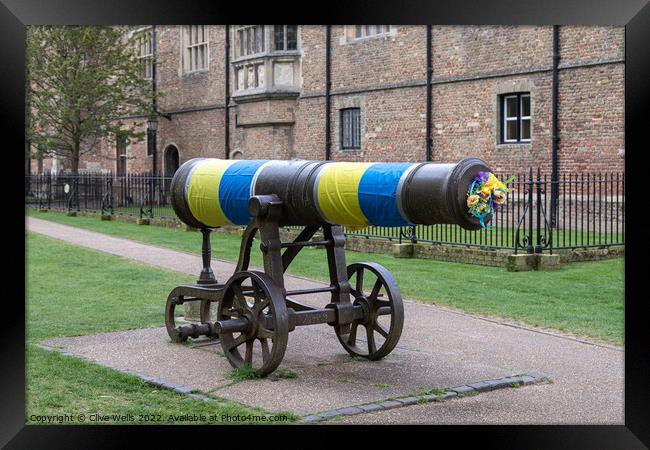The cannon Ukrainan colours. Framed Print by Clive Wells