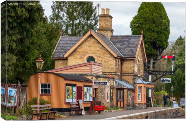 Hampton Loade train station on the Severn Valley R Canvas Print by Richard O'Donoghue