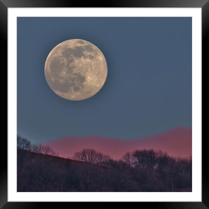 Full Worm Moonrise Framed Mounted Print by Susan Snow