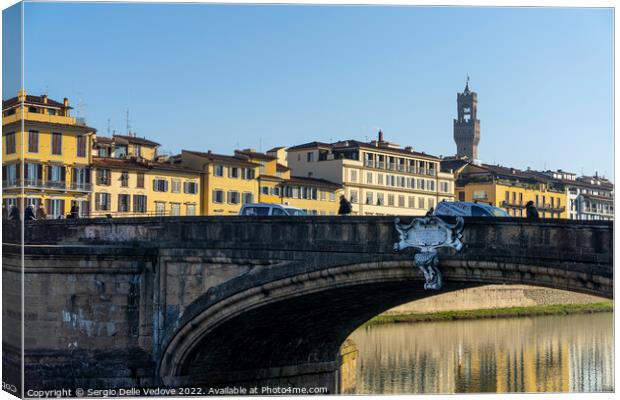 Santa Trinita bridge in Florence, Italy Canvas Print by Sergio Delle Vedove