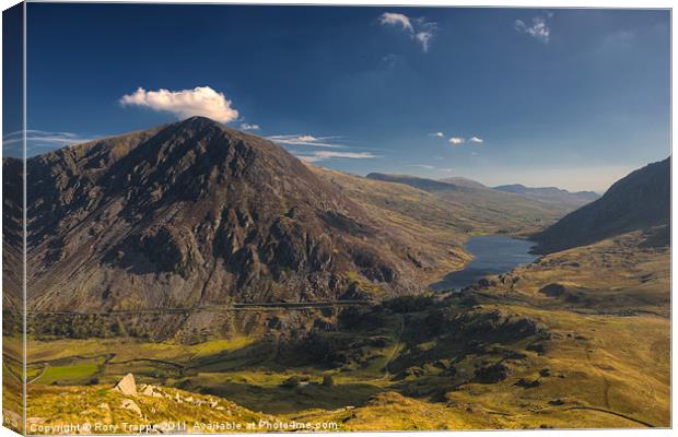 Pen yr Ole Wen Canvas Print by Rory Trappe