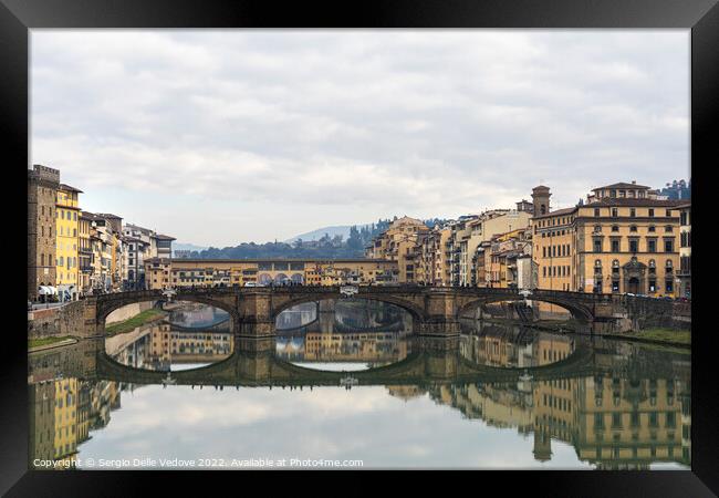 Santa Trinita bridge in Florenze, Italy Framed Print by Sergio Delle Vedove
