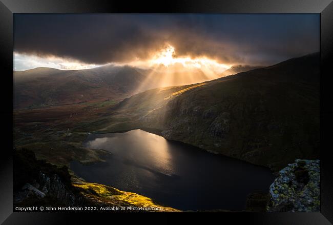  Snowdonia mountain light. Framed Print by John Henderson