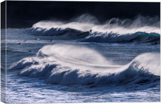 Wild waves in Fistral Bay in Newquay, Cornwall. Canvas Print by Gordon Scammell