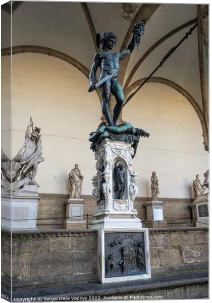 Perseus with the head of Medusa statue in Florence, Italy Canvas Print by Sergio Delle Vedove