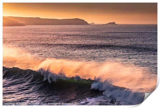 A goilden sunset over Fistral Bay in Newquay, Corn Print by Gordon Scammell