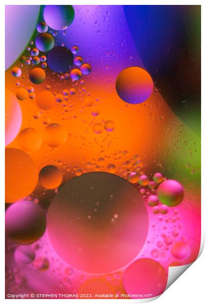 Glorious Glowing Globes - Water and oil abstract Print by STEPHEN THOMAS