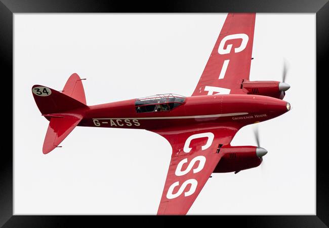 de Haviland DH88 Comet Framed Print by J Biggadike