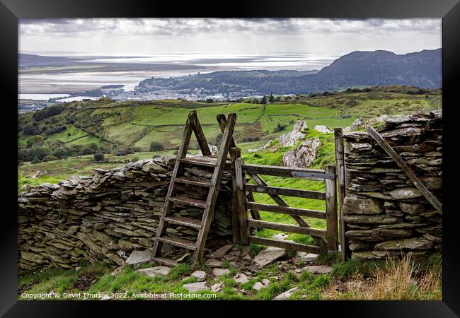 Path to Porthmadog and the sea. Framed Print by David Thurlow