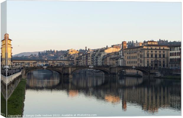 Santa Trinita bridge in Florenze, Italy Canvas Print by Sergio Delle Vedove