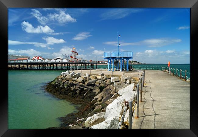 Neptunes Arm and Herne Bay Pier  Framed Print by Darren Galpin